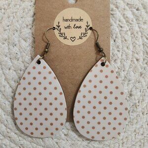 ~Handmade~ vintage style, boho, botanical earrings